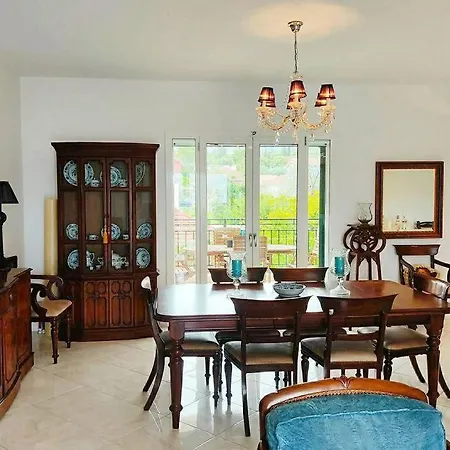 Apartment Peggy's Lux Karavomylos